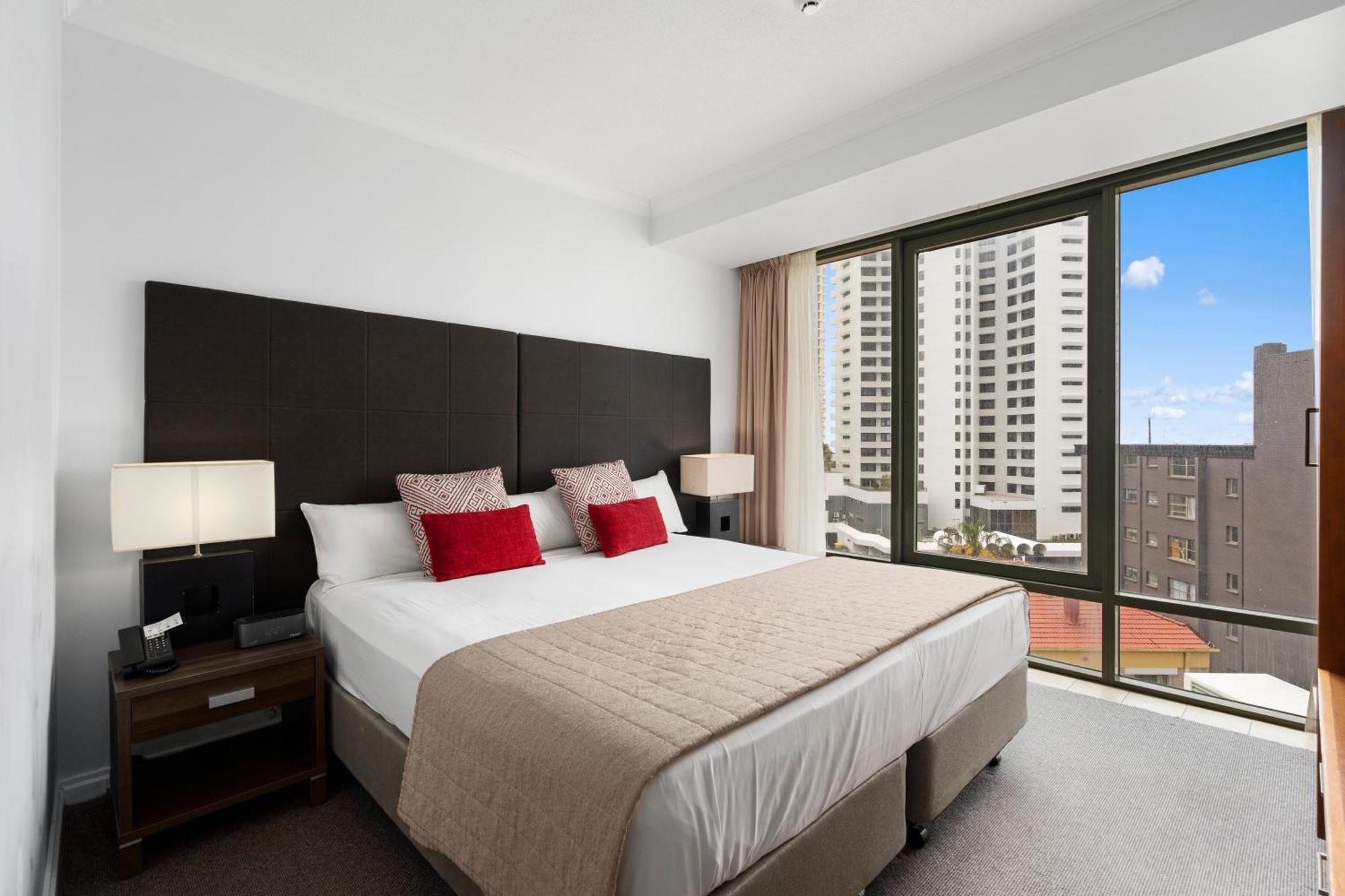 Legends Apartments - Qstay Gold Coast Bagian luar foto