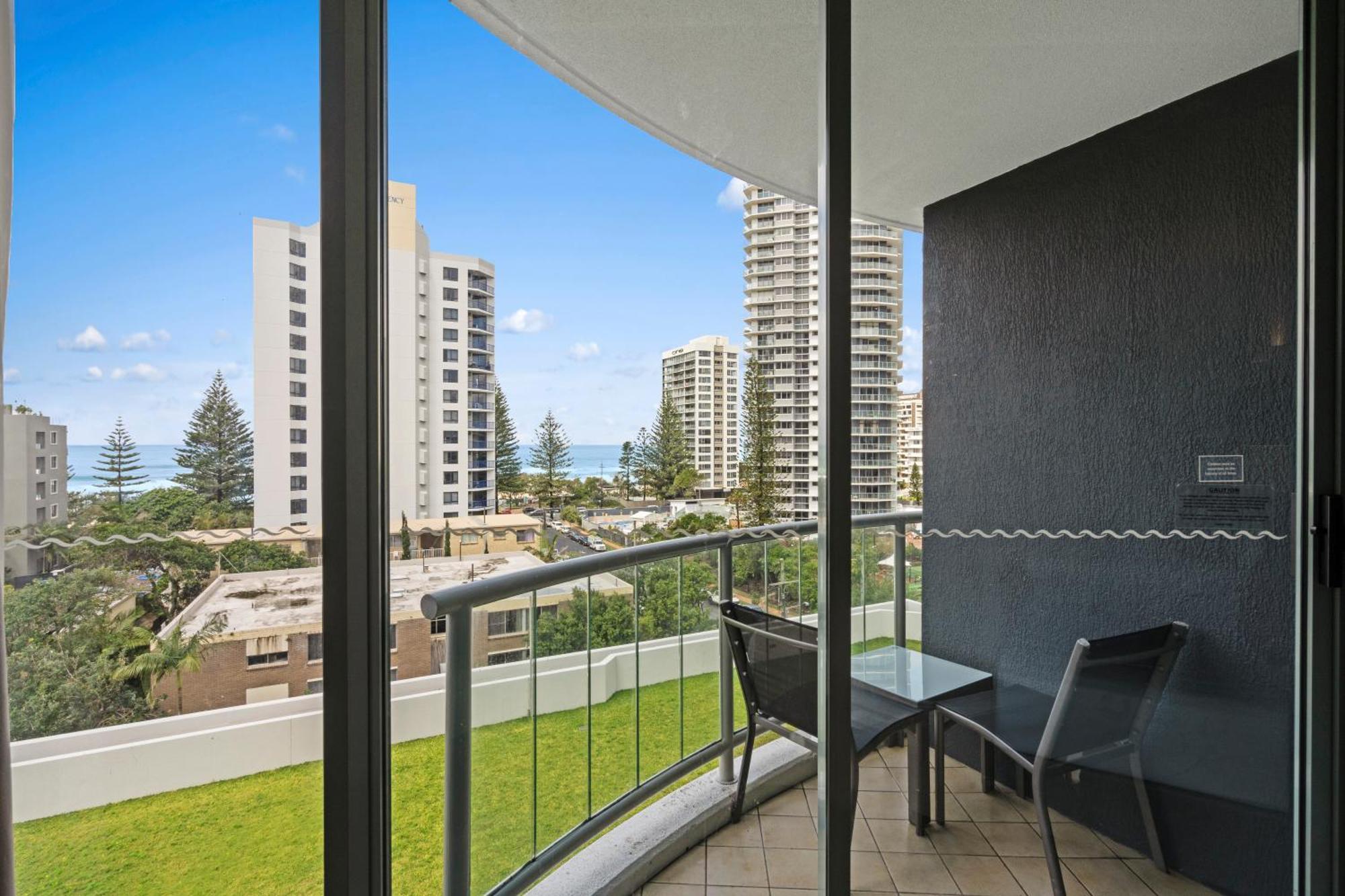 Legends Apartments - Qstay Gold Coast Bagian luar foto