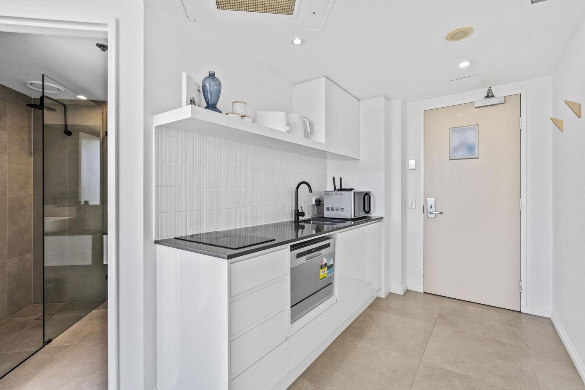 Legends Apartments - Qstay Gold Coast Bagian luar foto