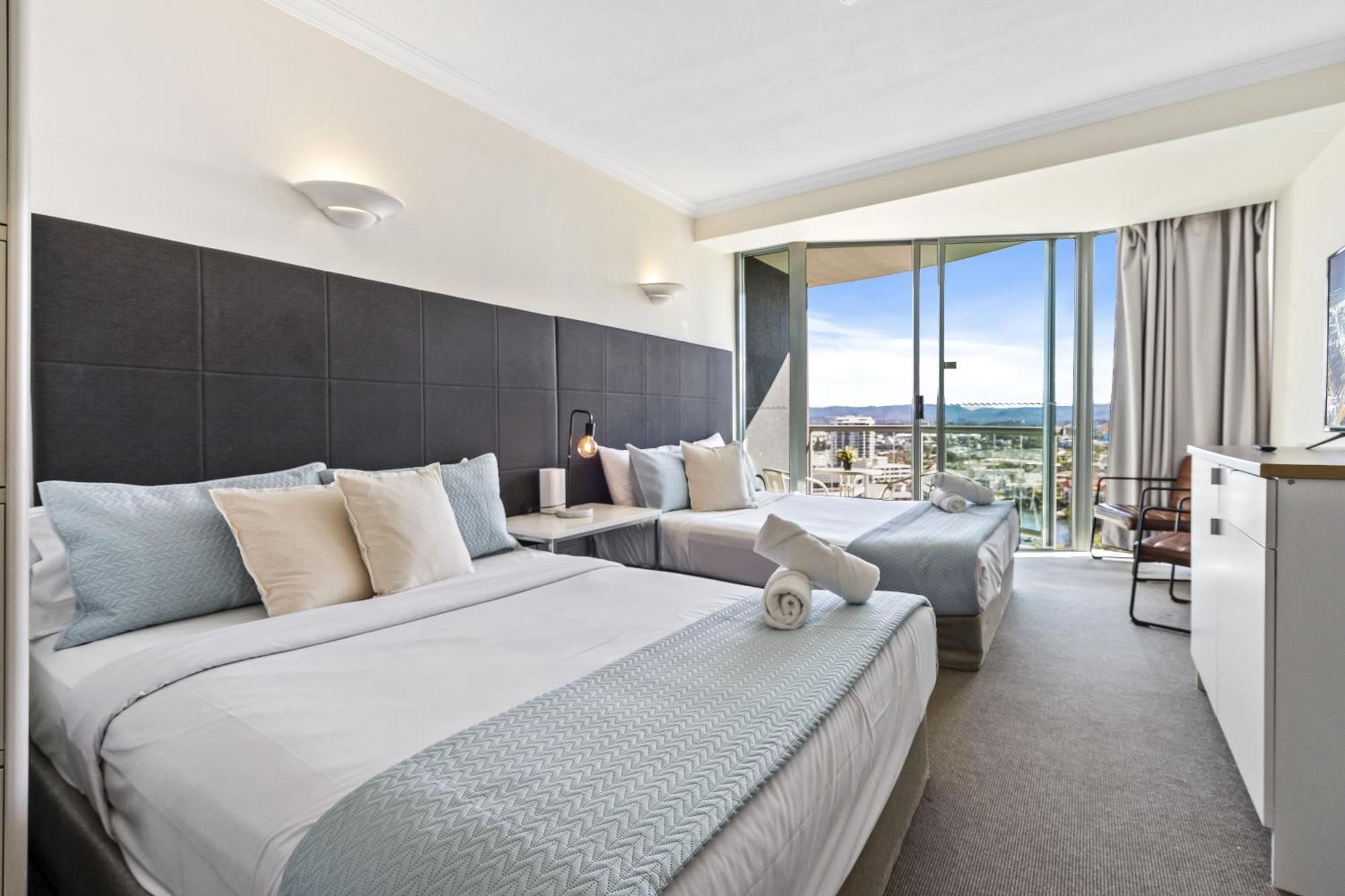 Legends Apartments - Qstay Gold Coast Bagian luar foto