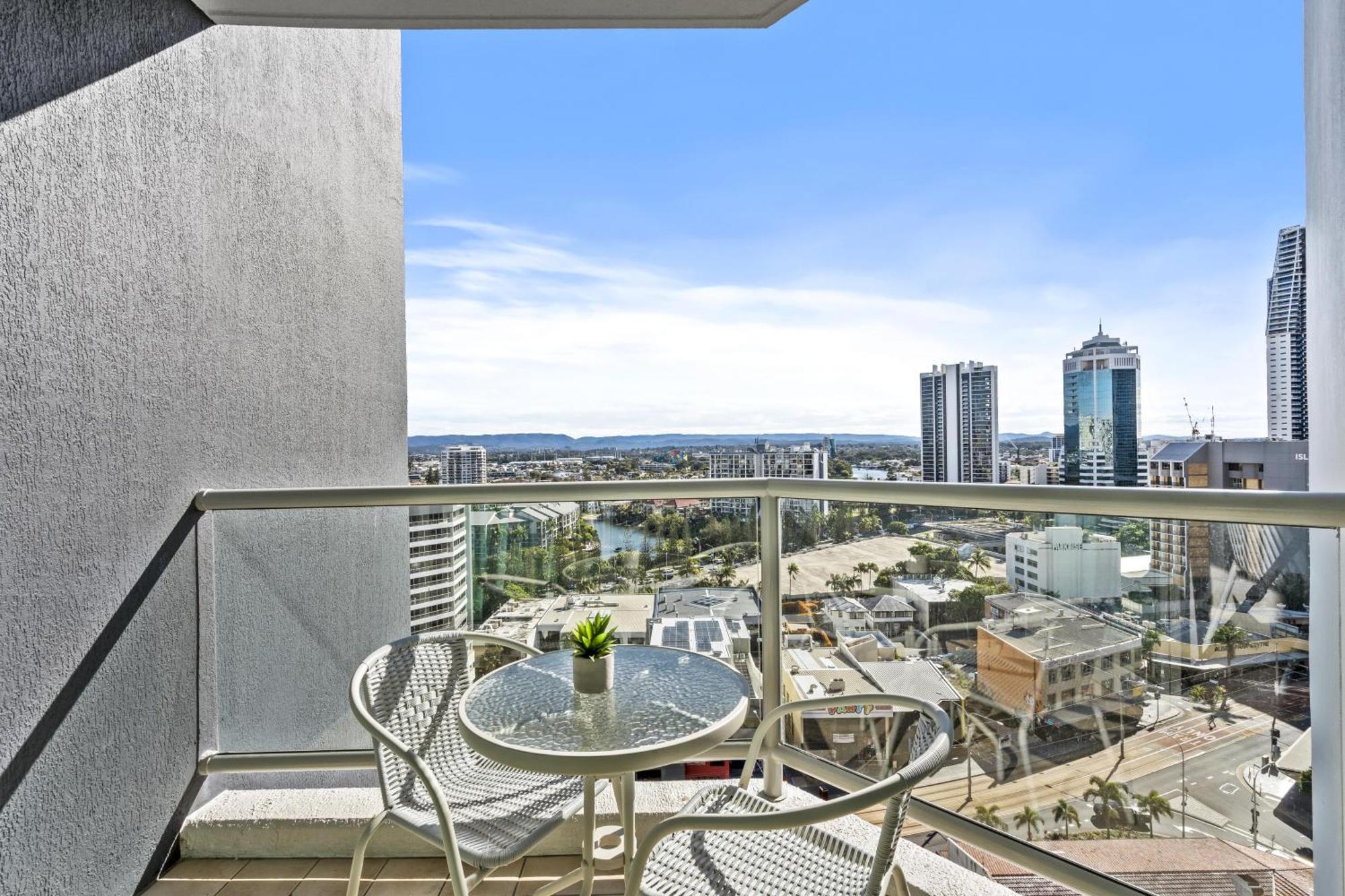 Legends Apartments - Qstay Gold Coast Bagian luar foto