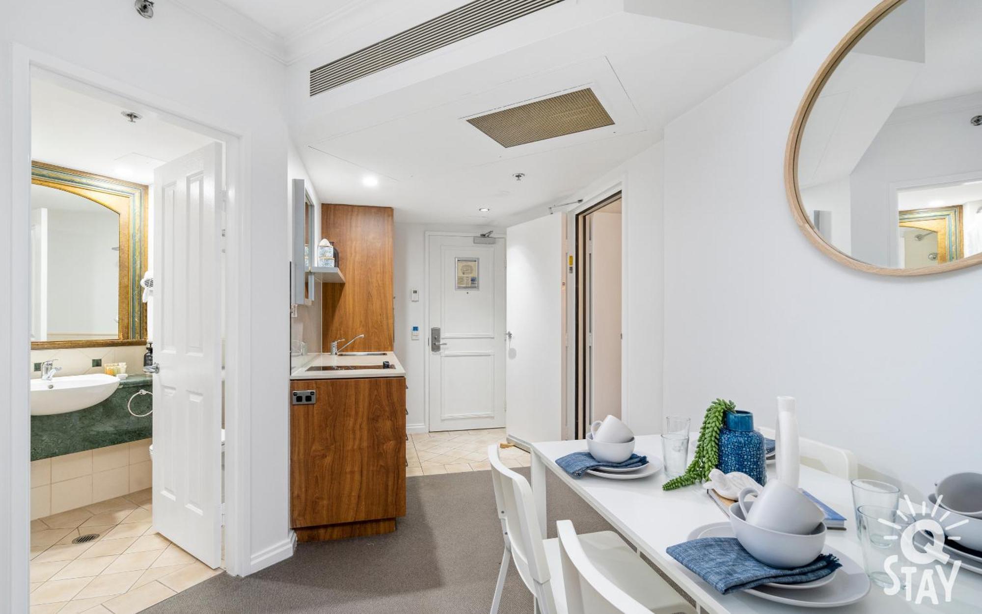 Legends Apartments - Qstay Gold Coast Bagian luar foto