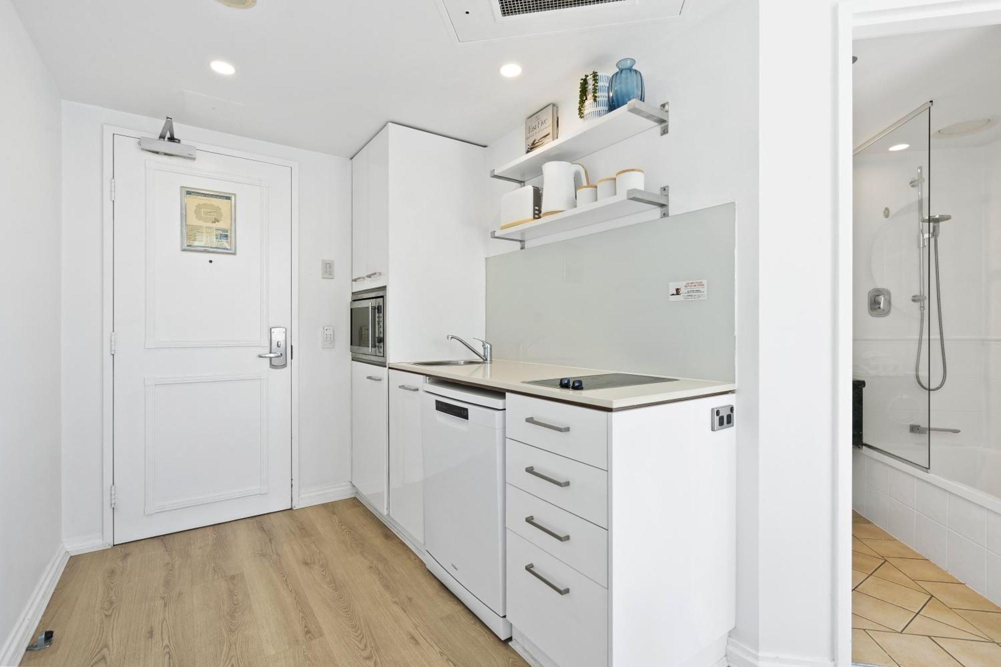 Legends Apartments - Qstay Gold Coast Bagian luar foto