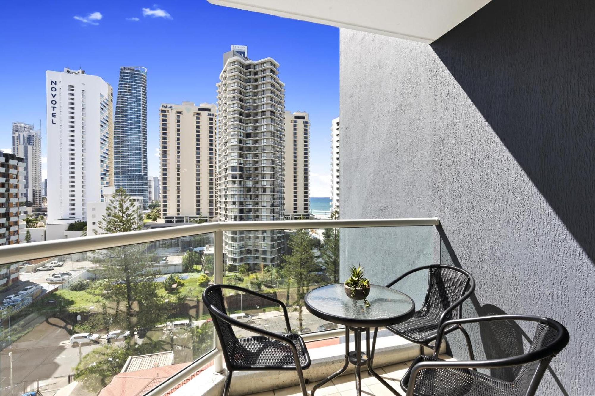 Legends Apartments - Qstay Gold Coast Bagian luar foto